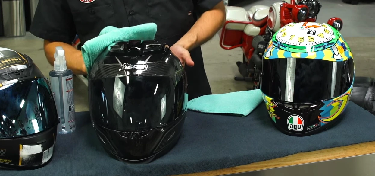 How-to-Clean-a-Motorcycle-Helmet